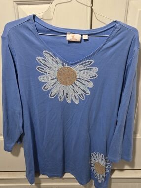Quacker Factory 3X Blue Long-Sleeve V-Neck Top with Sequin Daisy Motif